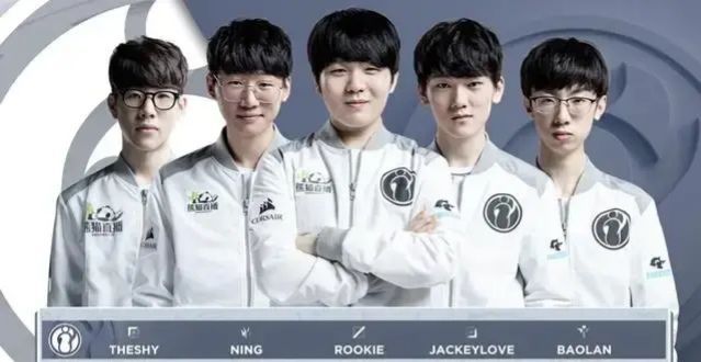 时刻挺身而 时刻挺身而