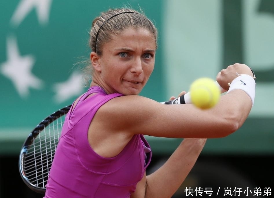 费形成鲜明 费形成鲜明